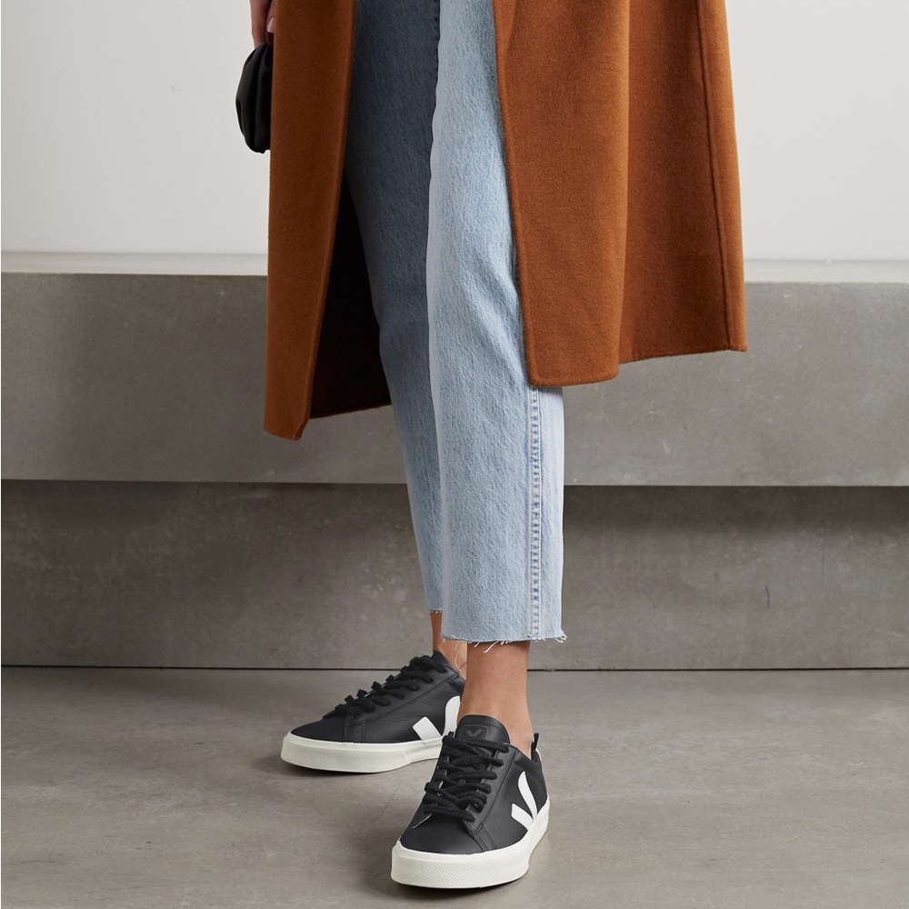 VEJA Campo Black + White Low Sneaker Shoe (RARE)